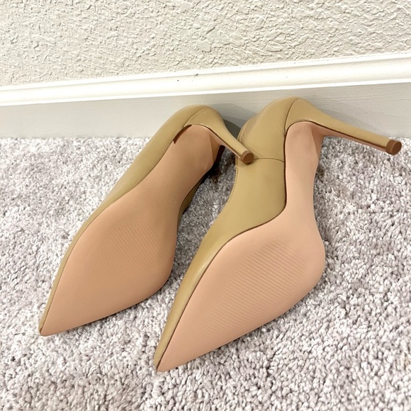 Steve Madden Nude Pumps Heels - Picture 2 of 5